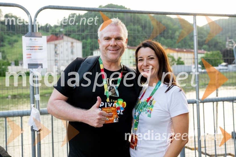  Miha Deželak, radijski voditelj, humanitarec;  Jana Morelj, radijska in TV voditeljicaFestival Pivo in cvetje 2024, sobota