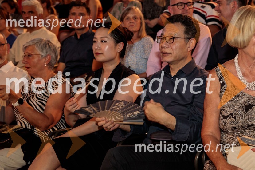  ... ;  ... ;  Wang Shunqing, kitajski veleposlanik v SlovenijiMuzikal Bodyguard, 72. Ljubljana Festival