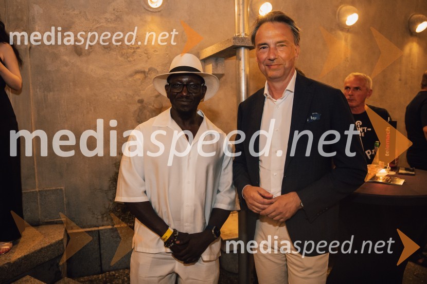  Mykal Rand, režiser in koreograf;  Tomislav Čizmić, predsednik poslovodstva družbe, Telemach Slovenija d.o.o.Muzikal Bodyguard, 72. Ljubljana Festival