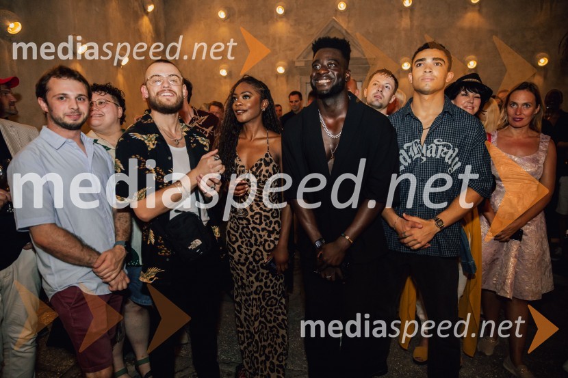  ... ;  ... ;  ... ;  Rhianne-Louise McCaulsky, igralka, pevka;  Gustave Die, igralec;  Ben Whitnall, plesalec;  ... ;  ... ;  Alenka Slavinec, fotografinjaMuzikal Bodyguard, 72. Ljubljana Festival