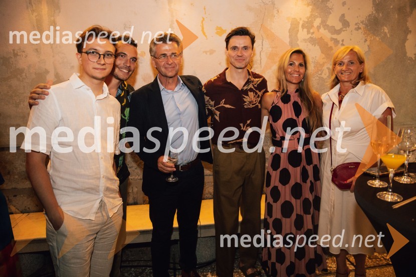  ... ;  ... ;  ... ;  Norman Bowman, igralec;  ... ;  ... Muzikal Bodyguard, 72. Ljubljana Festival