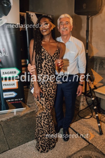  Rhianne-Louise McCaulsky, igralka, pevka;  Rajko Kotnik, bivši poslovni direktor Cankarjevega doma, dosedanji predsednik Lions kluba Ljubljana RožnikMuzikal Bodyguard, 72. Ljubljana Festival