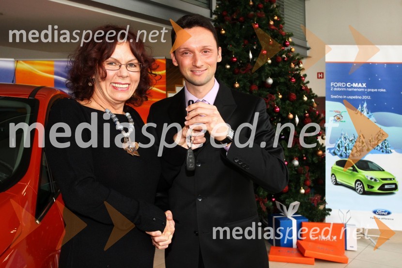  Anita Ogulin, Zveza prijateljev mladine;  David Jurič, generalni direktor Summit motors LjubljanaUmrla je humanitarka Anita Ogulin