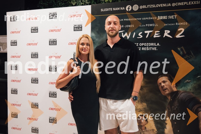  Sara Vrečko, spletna vplivnica;  ... Action Night s filmom Twister 2 v Cineplexx Ljubljana