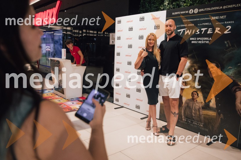  Sara Vrečko, spletna vplivnica;  ... Action Night s filmom Twister 2 v Cineplexx Ljubljana