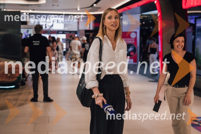  Tjaša Železen, novinarka POP TV;  Andreja Purger, marketing CineplexxAction Night s filmom Twister 2 v Cineplexx Ljubljana