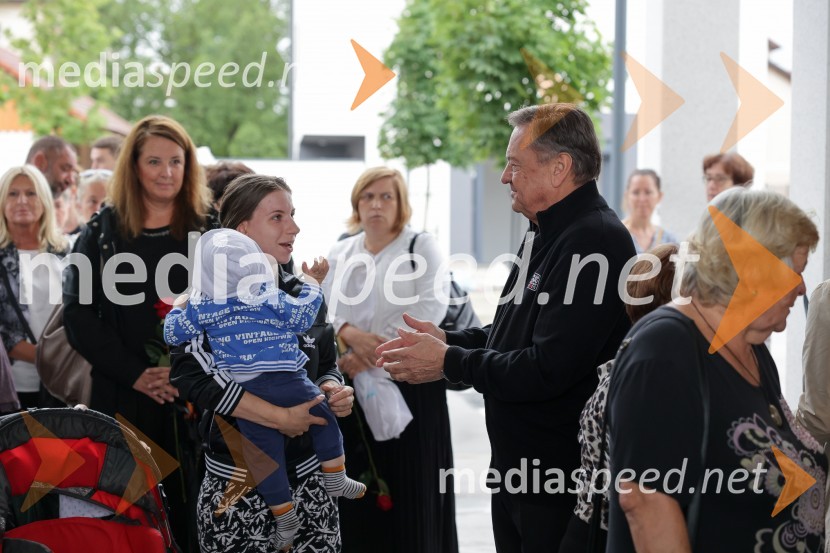  ... ;  Zoran Janković, župan, Mestna občina LjubljanaSlovo od humanitarke Anite Ogulin