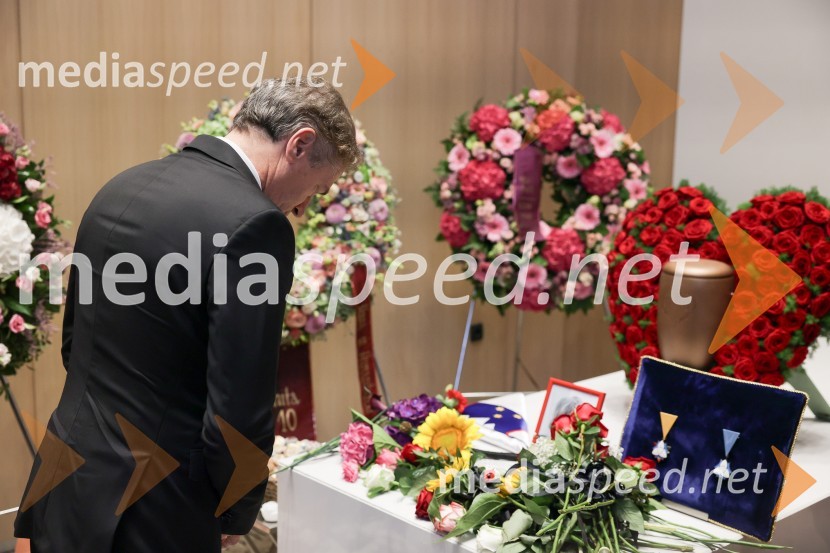 dr. Robert Golob, predsednik vlade RSSlovo od humanitarke Anite Ogulin