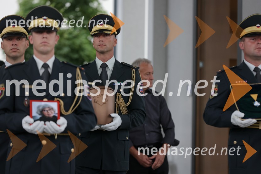  ... ;  ... ;  ... ;  Mirč Ogulin;  ... Slovo od humanitarke Anite Ogulin