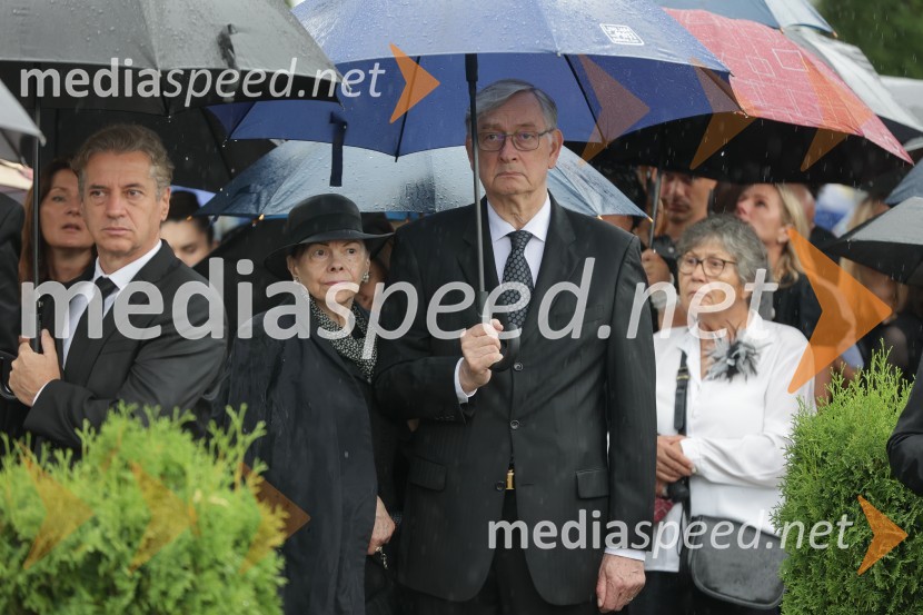 dr. Robert Golob, predsednik vlade RS;  Barbara Miklič Türk;  Zoran Janković, župan, Mestna občina Ljubljana;  ... Slovo od humanitarke Anite Ogulin