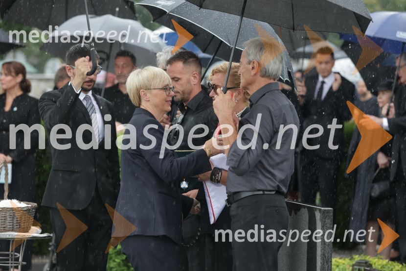 dr. Nataša Pirc Musar, predsednica Republike Slovenije;  Mirč OgulinSlovo od humanitarke Anite Ogulin