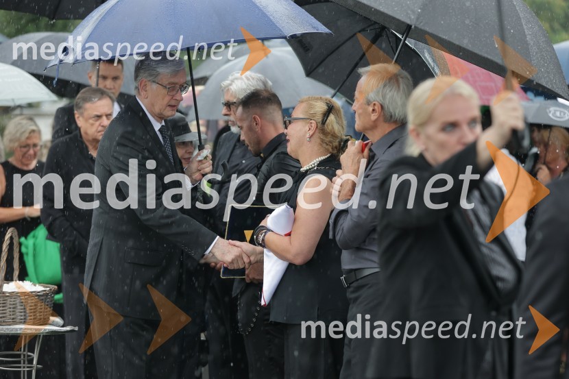  Danilo Türk, nekdanji predsednik Republike Slovenije;  Karmen OgulinSlovo od humanitarke Anite Ogulin