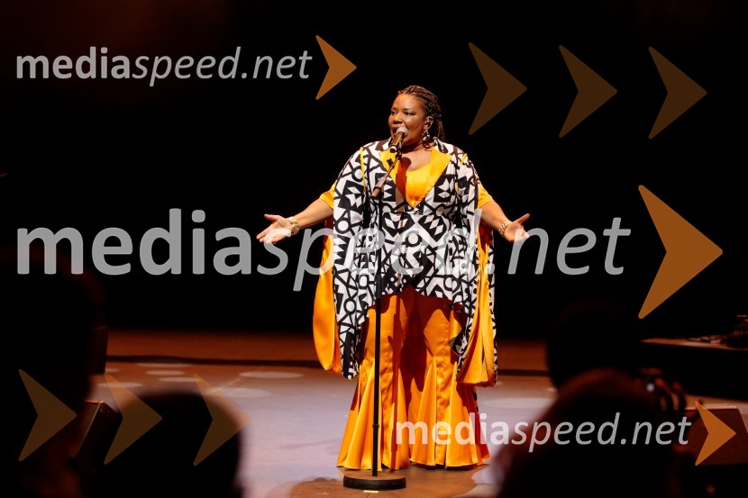  Regina Kogoj, pevkaMargareth Menezes, koncert, Ljubljana Festival