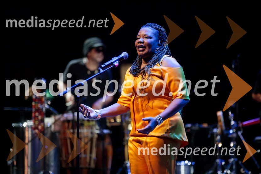  Regina Kogoj, pevkaMargareth Menezes, koncert, Ljubljana Festival