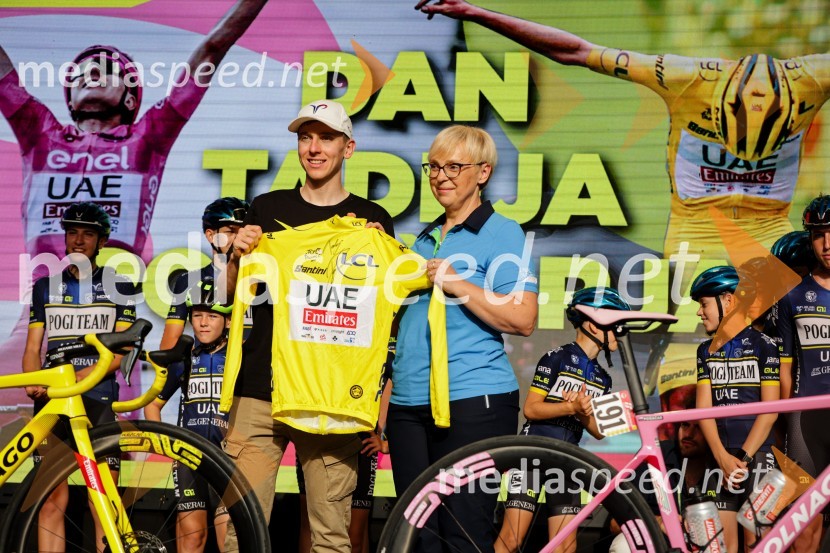  Tadej Pogačar, kolesar; dr. Nataša Pirc Musar, predsednica Republike SlovenijeSprejem Tadeja Pogačarja v Ljubljani