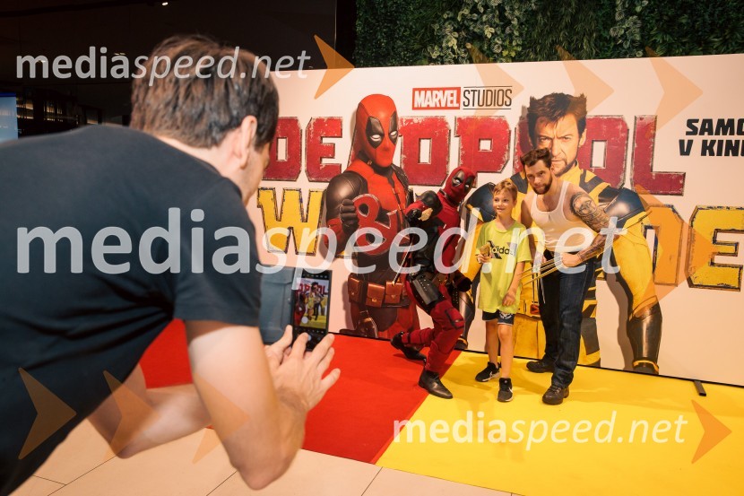  Matic  Gaiser, cosplayer, costumer;  ... ;  Jurij K. KoyaVečer superjunakov s filmom Deadpool & Wolverine v Cineplexx Ljubljana