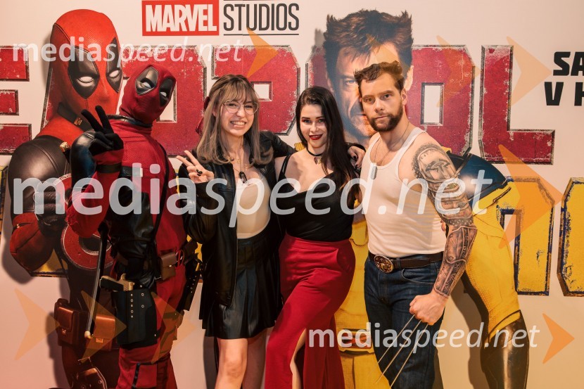  Matic  Gaiser, cosplayer, costumer;  Kaja Kočevar- Kaya Solo, vlogerka;  Simona Bračun Rok, Cineplexx;  Jurij K. KoyaVečer superjunakov s filmom Deadpool & Wolverine v Cineplexx Ljubljana