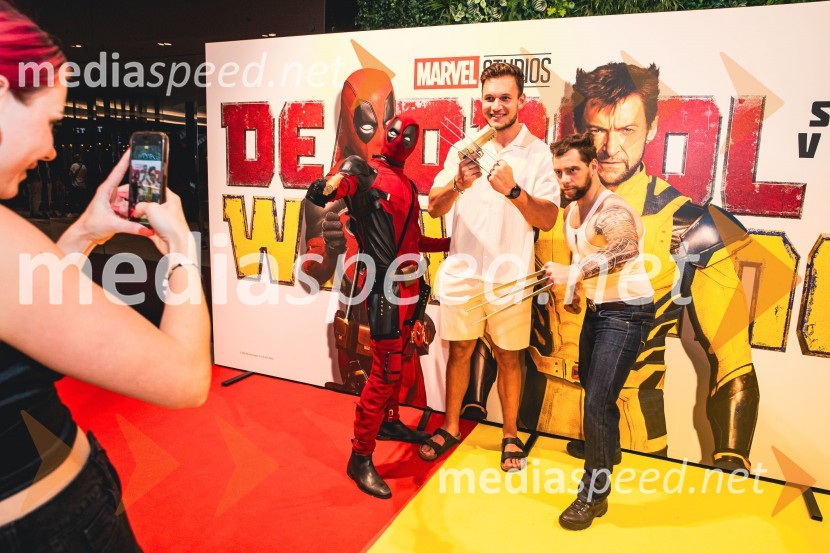  Matic  Gaiser, cosplayer, costumer;  Andrej Pavličević, osebni trener in ustvarjalec vsebin;  Jurij K. KoyaVečer superjunakov s filmom Deadpool & Wolverine v Cineplexx Ljubljana
