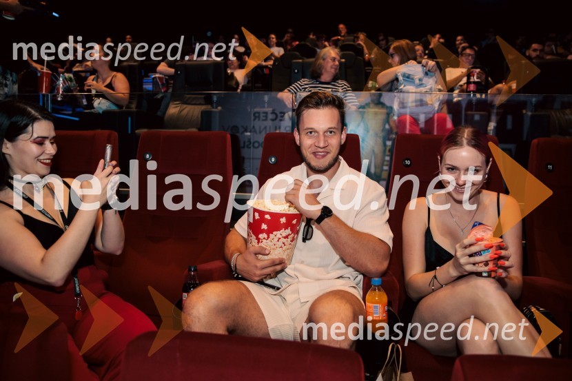  Simona Bračun Rok, Cineplexx;  Andrej Pavličević, osebni trener in ustvarjalec vsebin;  Gaja Hribernik, ustvarjalka vsebin, osebna trenerkaVečer superjunakov s filmom Deadpool & Wolverine v Cineplexx Ljubljana