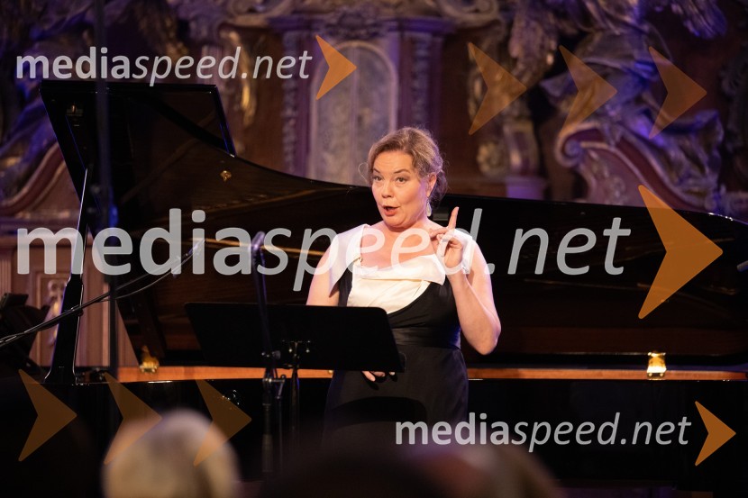  Martina  Janková, sopranistkaMartina Janková in Christoph Berner na Ljubljana Festivalu