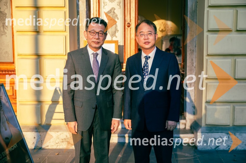  Wang Shunqing, kitajski veleposlanik v Sloveniji;  ... Simfonični orkester iz Ningboja na Ljubljana Festivalu