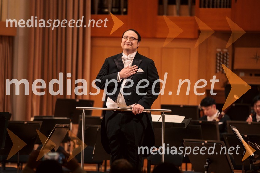  Ji  Yu, dirigentSimfonični orkester iz Ningboja na Ljubljana Festivalu