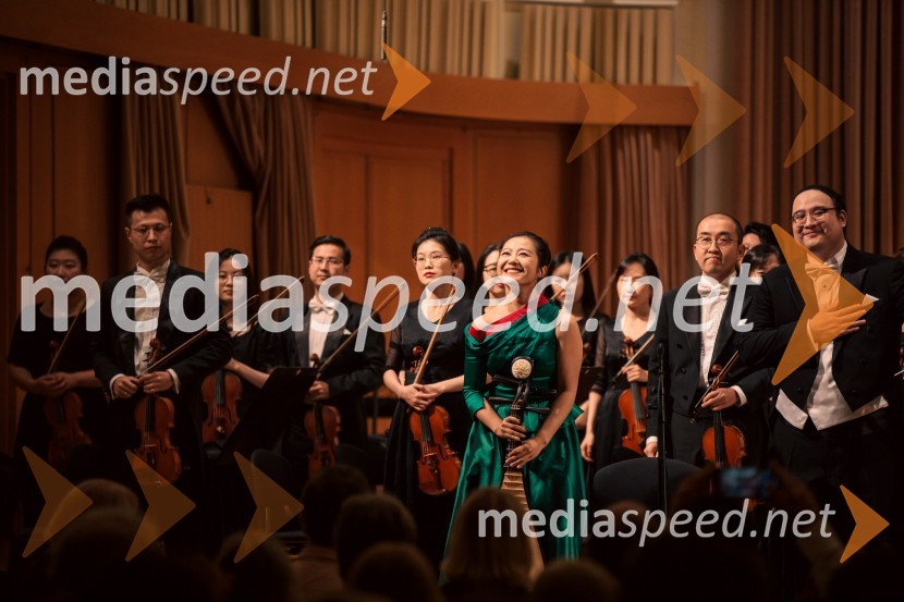 Yuanchun  Yu, profesorica pipe, Osrednji konservatorij za glasbo v PekinguSimfonični orkester iz Ningboja na Ljubljana Festivalu