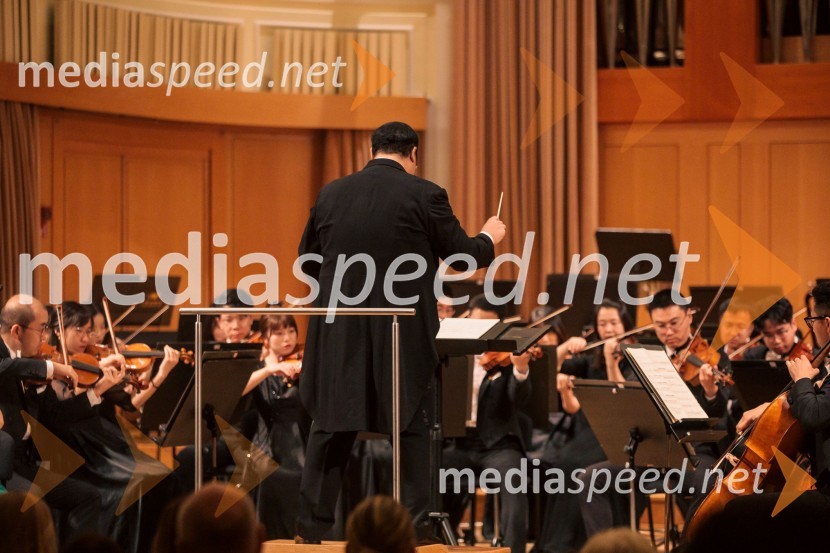  Ji  Yu, dirigentSimfonični orkester iz Ningboja na Ljubljana Festivalu