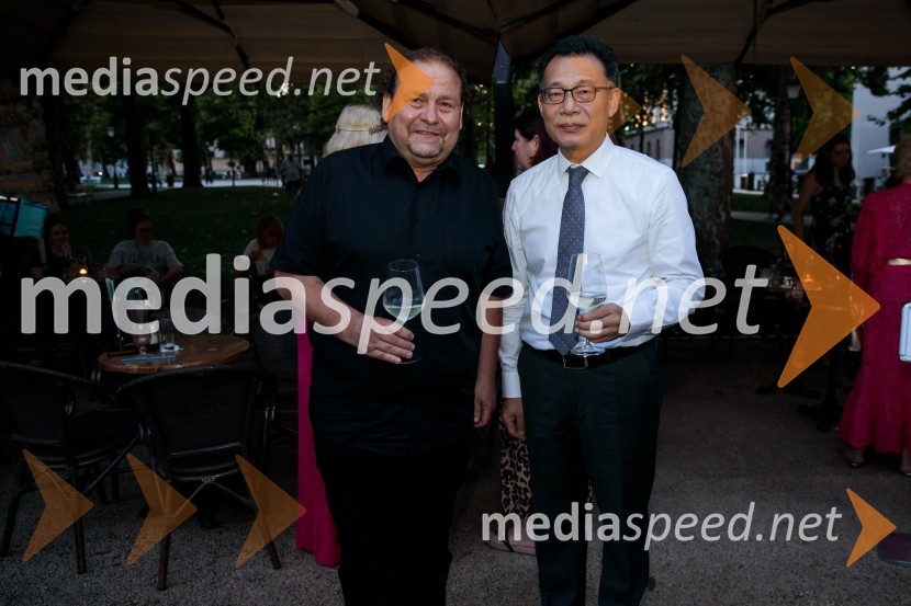  Darko  Brlek, direktor in umetniški vodja, Festival Ljubljana;  Wang Shunqing, kitajski veleposlanik v SlovenijiSimfonični orkester iz Ningboja na Ljubljana Festivalu