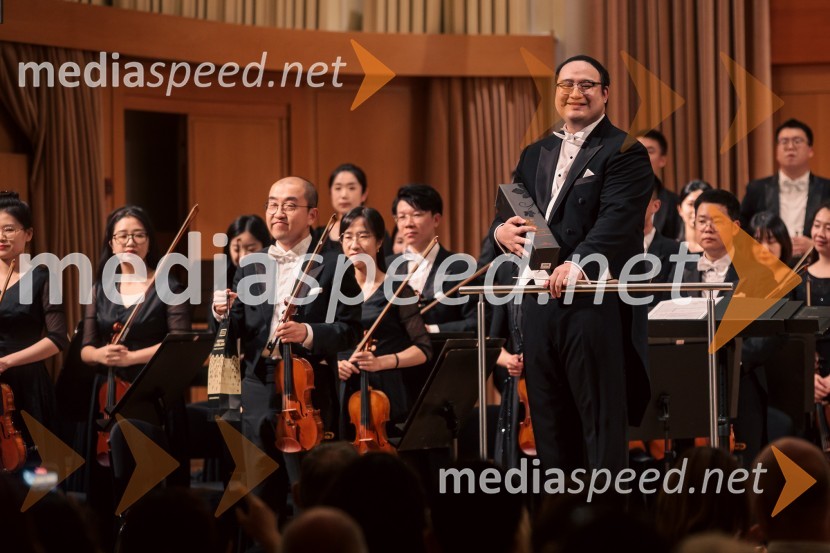  Ji  Yu, dirigentSimfonični orkester iz Ningboja na Ljubljana Festivalu
