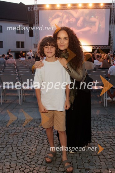  Borja Repe Novak;  Sonja Prosenc, režiserka in scenaristkaOdrešitev za začetnike, predpremiera filma Sonje Prosenc