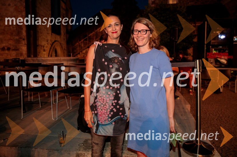  Katarina Stegnar, igralka;  Urška Brodar, dramaturginja, Slovensko mladinsko gledališčeOdrešitev za začetnike, predpremiera filma Sonje Prosenc