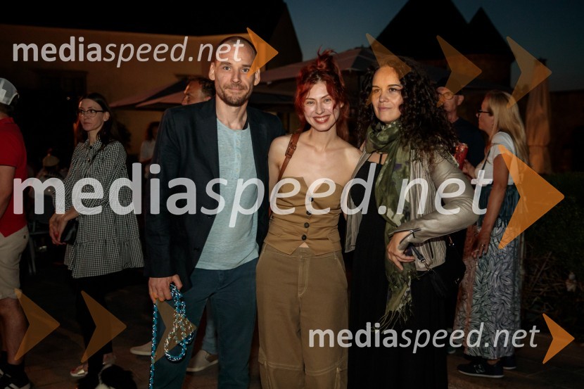  ... ;  Judita Frankovic Brdar, igralka;  Sonja Prosenc, režiserka in scenaristkaOdrešitev za začetnike, predpremiera filma Sonje Prosenc