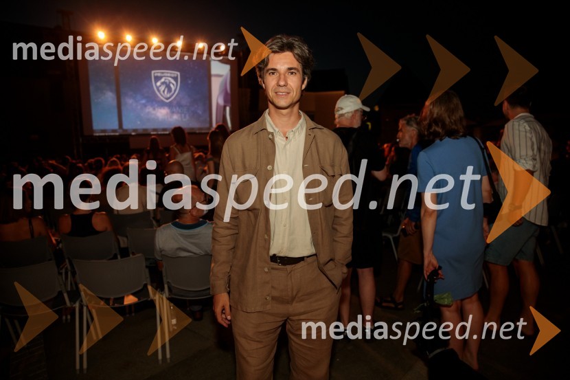  Luka Mesec, podpredsednik vlade in minister za delo, družino, socialne zadeve in enake možnostiOdrešitev za začetnike, predpremiera filma Sonje Prosenc