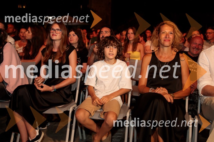  Mila Bezjak, igralka;  Borja Repe Novak;  ... Odrešitev za začetnike, predpremiera filma Sonje Prosenc