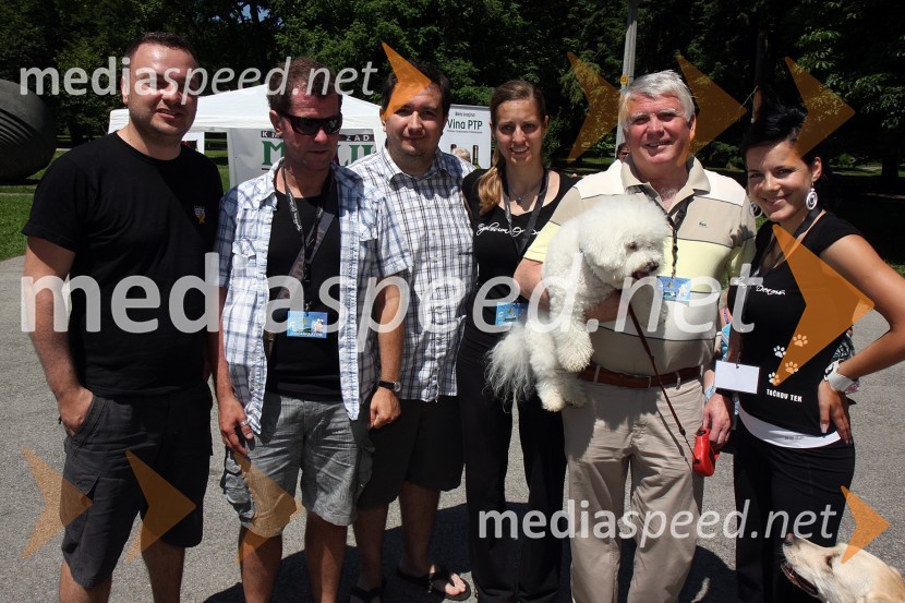 Sašo Papp, moderator Radia Center, Andrej Okreša, novinar Radia City ter tajnik Društva za varstvo in proti mučenju živali Maribor, dr. Rok Štibler, veterinar ter vodja Društva za varstvo in proti mučenju živali Maribor, Mihaela Margan - Miša, novinarka in Playboyeva zajčica, prim. prof. dr. Erih Tetičkovič, predsednik Društva za varstvo in proti mučenju živali Maribor in  Nataša Kirn, Playboyeva zajčica1. Tačkov tek