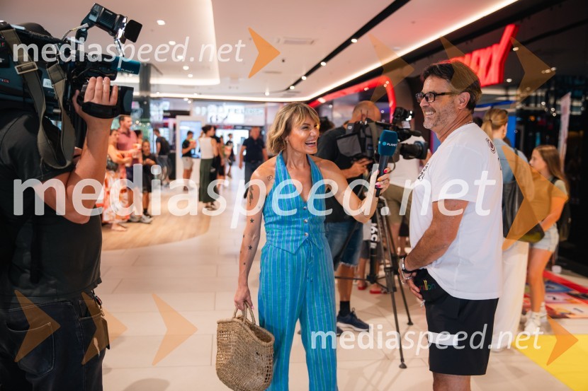  Ana Raščan, voditeljica in novinarka;  Jernej Kuntner, igralecJaz, baraba 4, premiera v Cineplexx Ljubljana