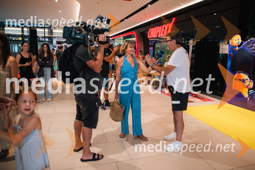  Ana Raščan, voditeljica in novinarka;  Jernej Kuntner, igralecJaz, baraba 4, premiera v Cineplexx Ljubljana