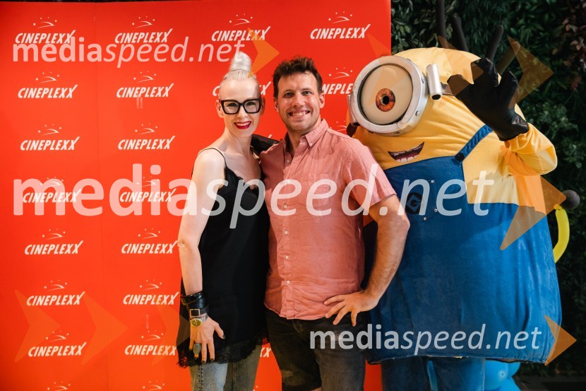  Miroslava Berginc, prevajalka, glasovna igralka;  Žiga Bunič, igralecJaz, baraba 4, premiera v Cineplexx Ljubljana