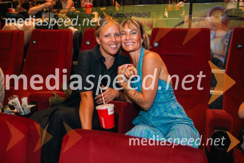  Manja Stević, voditeljica, Jutro na Planetu;  Ana Raščan, voditeljica in novinarkaJaz, baraba 4, premiera v Cineplexx Ljubljana