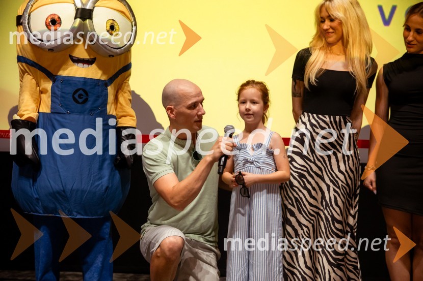  Matevž Müller, igralec;  Žaža Livija MüllerJaz, baraba 4, premiera v Cineplexx Ljubljana