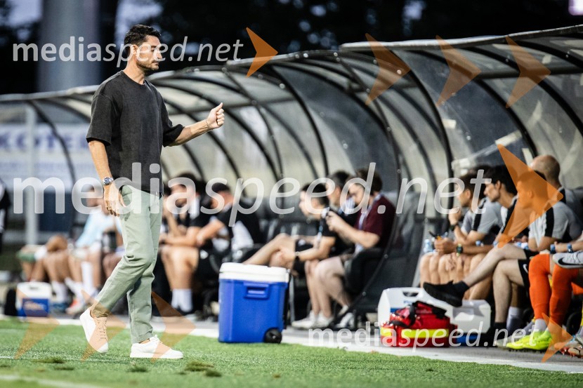  Albert Riera, trener NK CeljePrva slovenska nogometna liga 2024/2025 Mura-Celje 1:0
