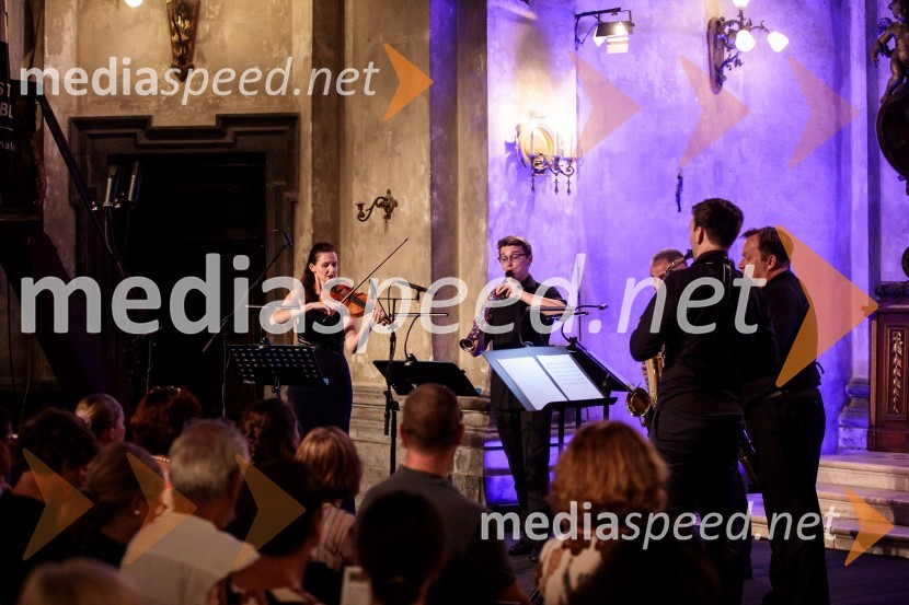  Petra Kovačič, violina;  Andrej Omejc, sopranski saksofon, 4 Saxess EnsembleKvartet saksofonov Ensemble 4Saxess na Ljubljana Festivalu