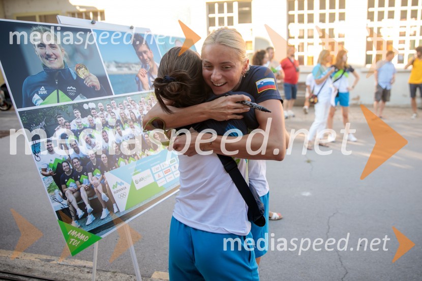  Neža Klančar, plavalkaSprejem slovenskih olimpijcev na Kongresnem trgu