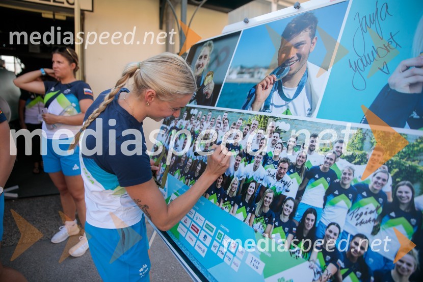  Neža Klančar, plavalkaSprejem slovenskih olimpijcev na Kongresnem trgu
