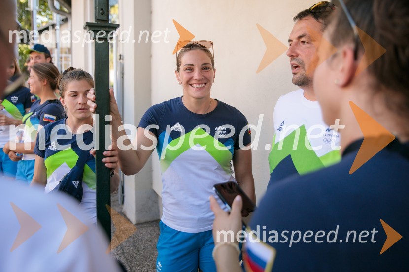  Anka Pogačnik, judoistkaSprejem slovenskih olimpijcev na Kongresnem trgu