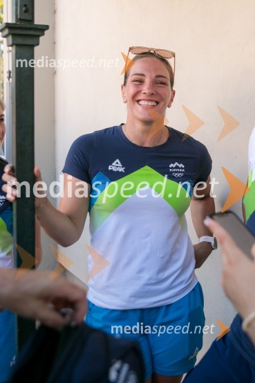  Anka Pogačnik, judoistkaSprejem slovenskih olimpijcev na Kongresnem trgu