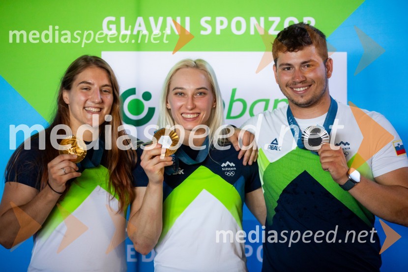  Andreja Leški, judoistka;  Janja Garnbret, športna plezalka;  Toni Vodišek, kajtarSprejem slovenskih olimpijcev na Kongresnem trgu