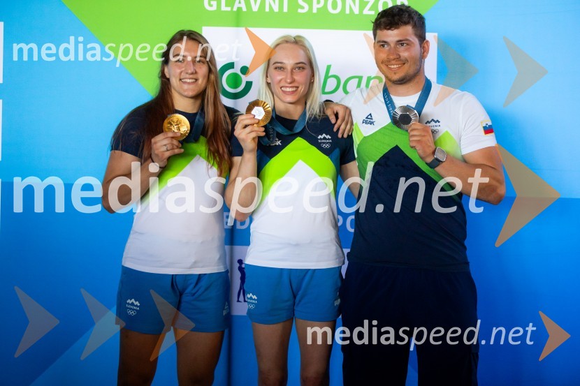  Andreja Leški, judoistka;  Janja Garnbret, športna plezalka;  Toni Vodišek, kajtarSprejem slovenskih olimpijcev na Kongresnem trgu