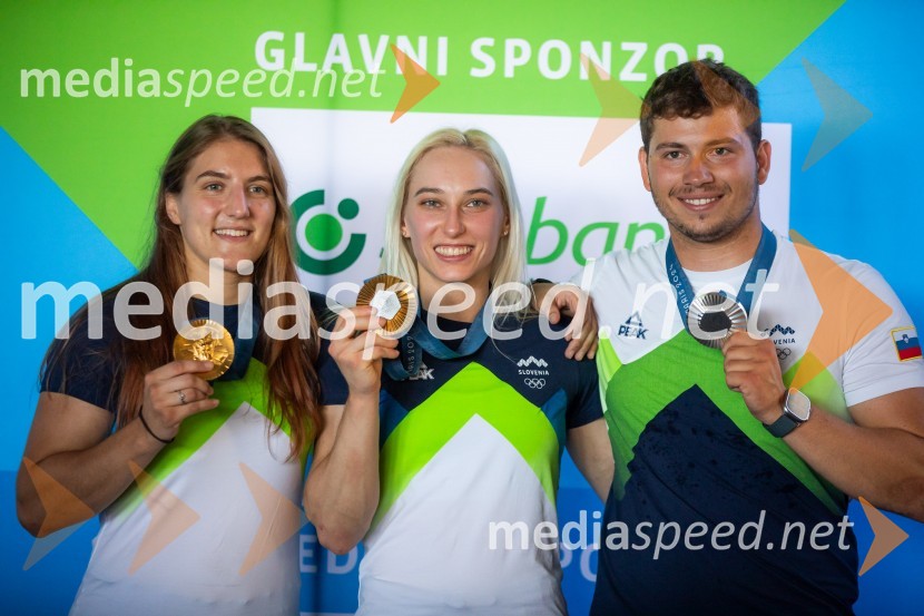  Andreja Leški, judoistka;  Janja Garnbret, športna plezalka;  Toni Vodišek, kajtarSprejem slovenskih olimpijcev na Kongresnem trgu